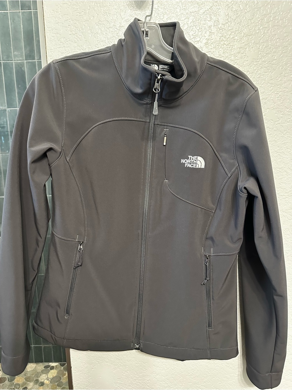 THE NORTH FAVLCE Women's Gray Waterproof Softshell Jacket